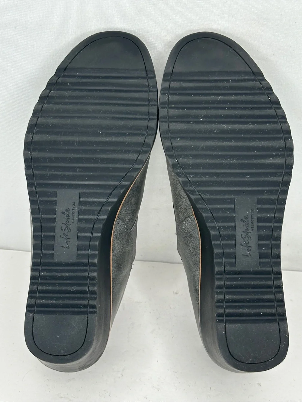 Life‎ Stride Zora Grey Slip-On Wedge Loafers Elastic Goring Comfort Sz 8.5